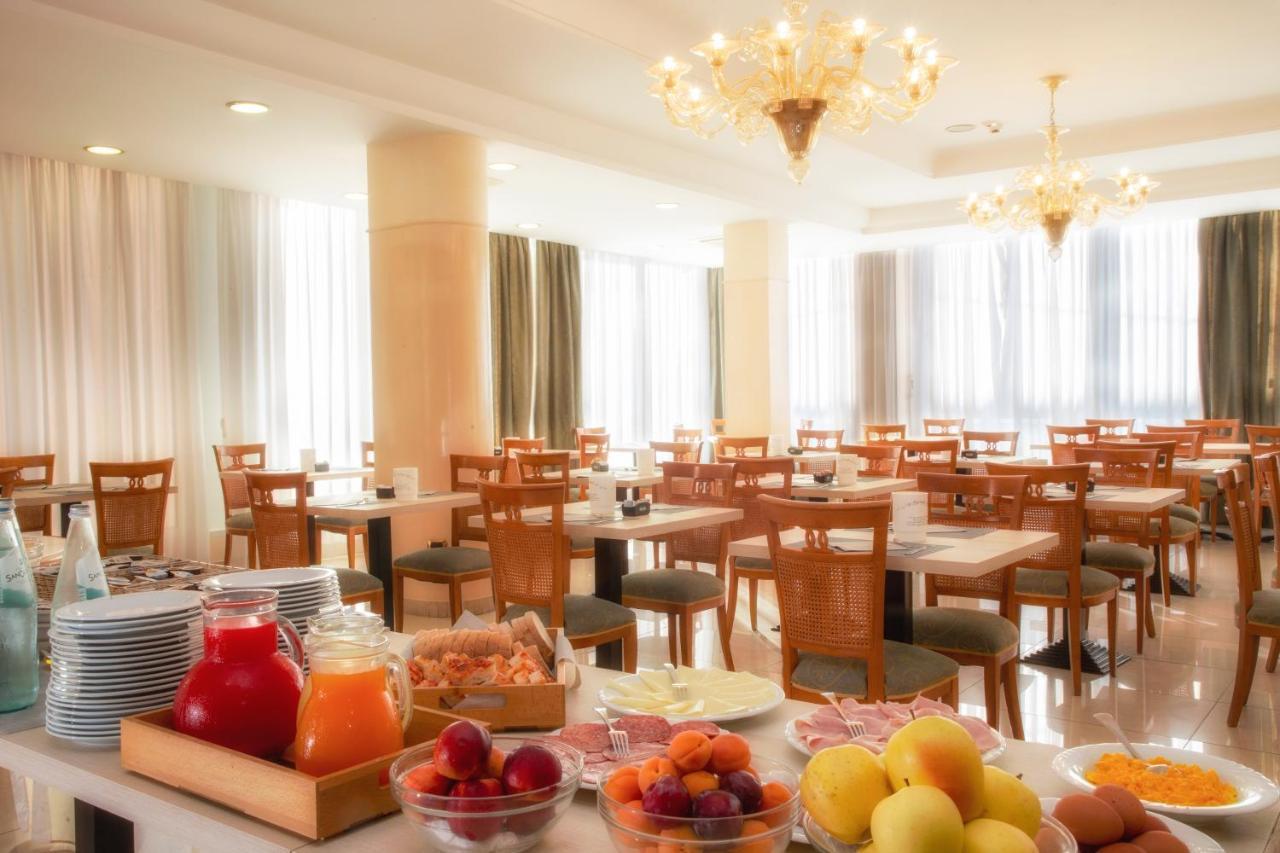 Hotel Elisir Ріміні Екстер'єр фото