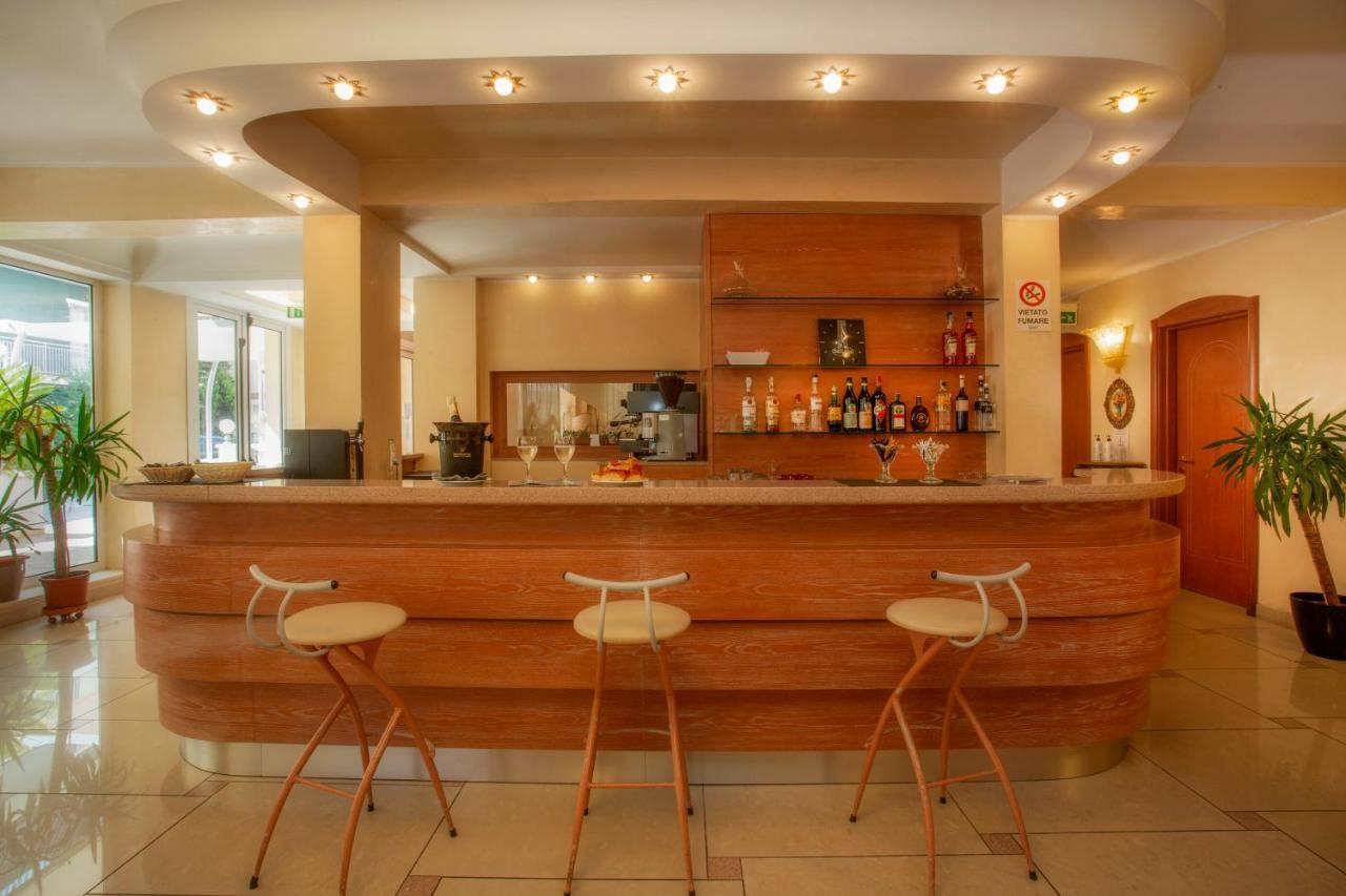 Hotel Elisir Ріміні Екстер'єр фото