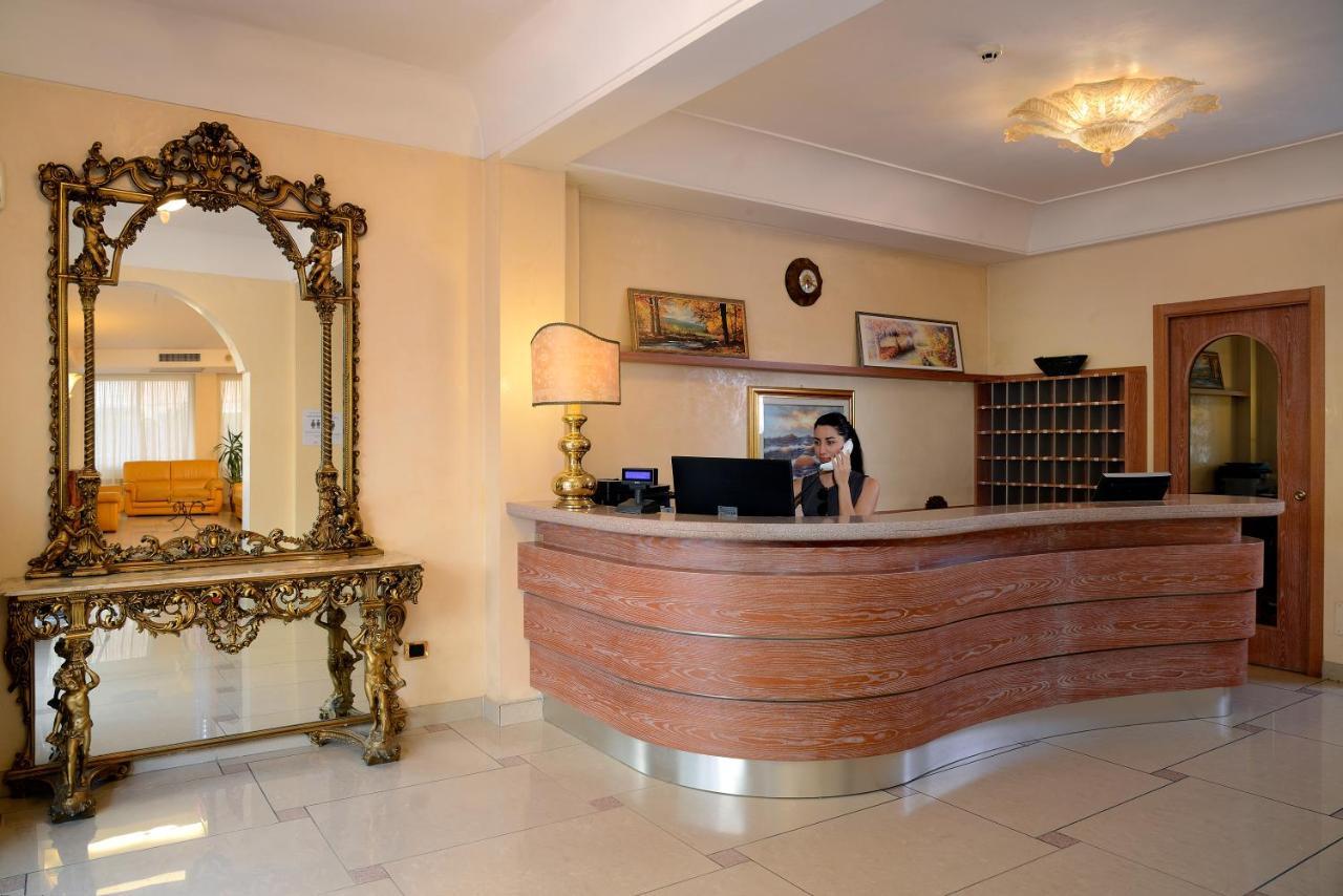 Hotel Elisir Ріміні Екстер'єр фото