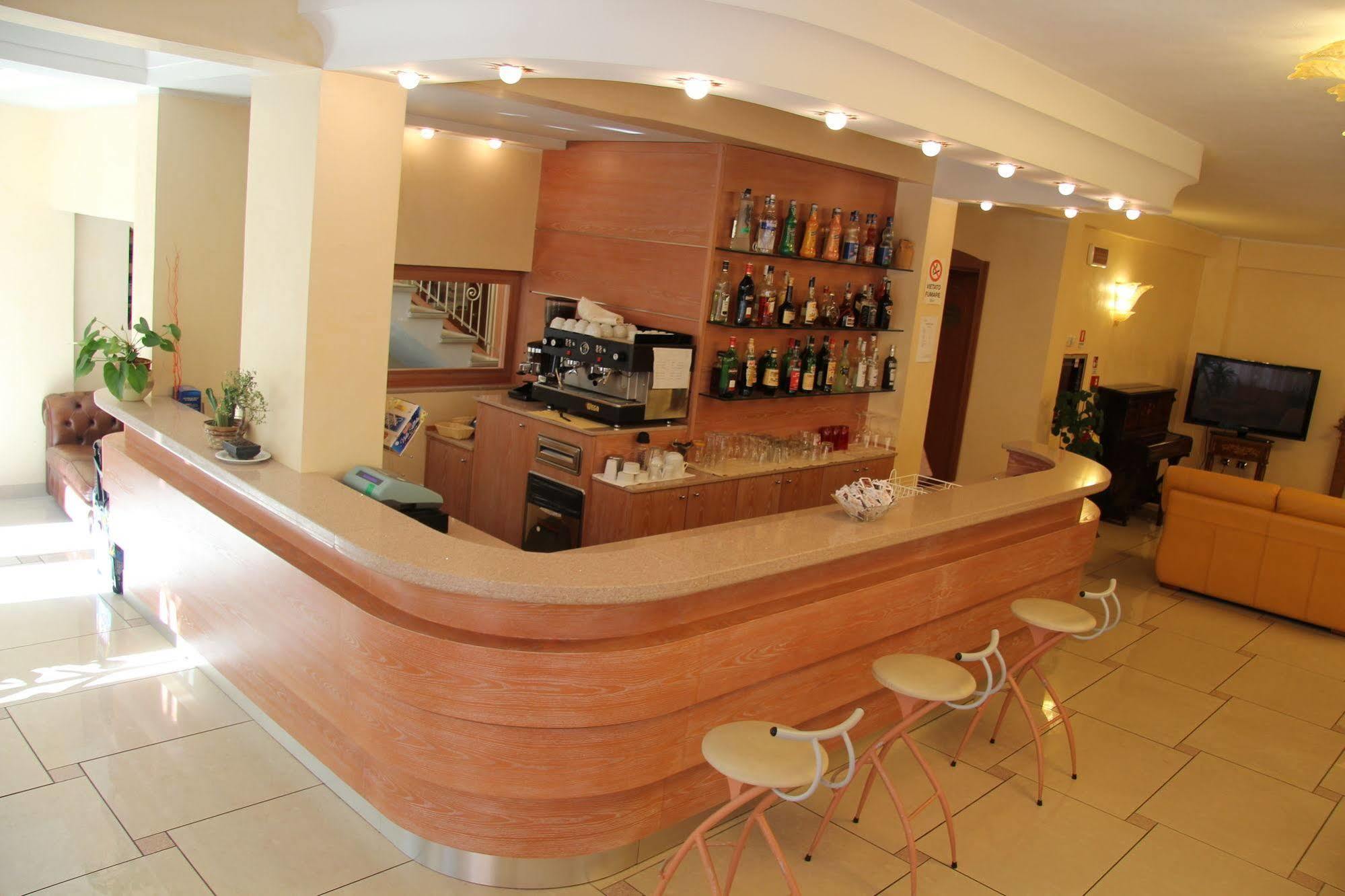Hotel Elisir Ріміні Екстер'єр фото
